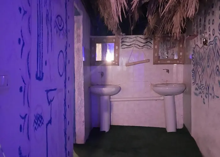 Perry's Island Camp Al Mezina *